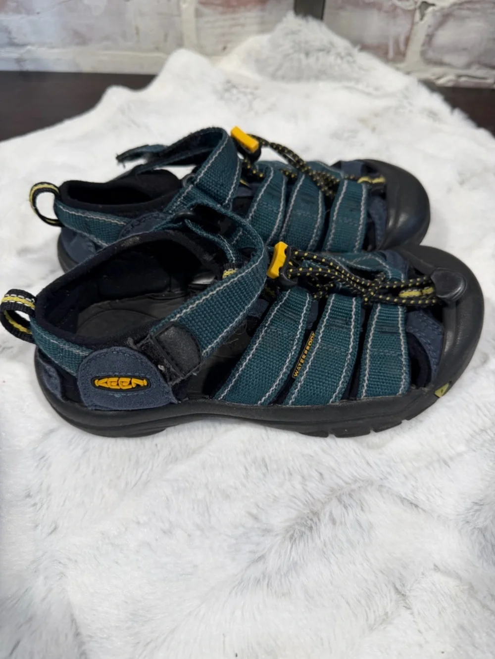 Kids Outdoor Sport Sandals - Dark Teal with Yellow Accents youth size 2